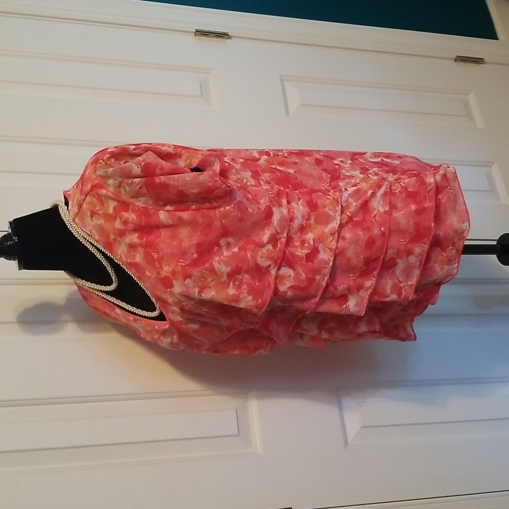 Lovely, dress shirt, lined with drapey fabric on the outside - Picture 3 of 5